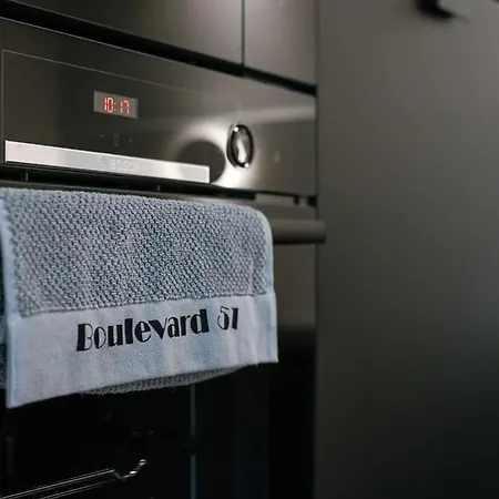 Huswell - Boulevard Near The Appartement