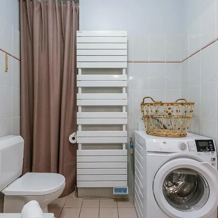 Huswell - Boulevard Near The Кнокке-Хейст