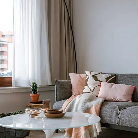 Huswell - Boulevard Near The Кнокке-Хейст