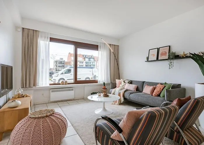 Casiola - Boulevard Apartment Near The Beach Apartment